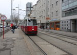 Wien Wiener Linien SL 71 (E2 4322) Simmering, Simmeringer Hauptstraße (Hst. Braunhubergasse) am 15. Februar 2016.