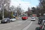 Wien Wiener Linien SL 38 (E2 4026) Döbling, Billrothstraße / Privatklinik Rudolfinerhaus am 24. März 2016. - Billrothstraße hat seit 1894 ihre Bezeichnung nach dem Chirurgen Dr. Christian Theodor von Billroth (1829 - 1894), der auch Mitbegründer der Wiener Freiwilligen Rettungsgesellschaft war.