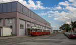 4771 gemeinsam mit einem Beiwagen der Type c3 im Einsatz auf der Linie 21, auf der Whelistraße. Der fährt gleich an der Stadionschleife vorbei.

4771 wurde 1972 von SGP geliefert und ist noch immer im Betriebsstand der Wiener Linien.

Die Strecke der Linie 21 wurde 2008 aufgelassen.

08.07.2006