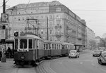 Wien WVB SL A (M 4071 + m3 + m3) Innere Stadt, Schottentor am 3. November 1976. - Der M 4071 verkehrte in den Jahren 1928 bis 1979. Hersteller: Lohnerwerke GmbH. - Scan von einem S/W-Negativ. Film: Ilford FP 4. Kamera: Minolta SRT-101.