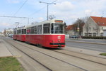 Wien Wiener Linien SL 30 (c5 1466 + E2 4066) Floridsdorf, Brünner Straße / Kummergasse am 23. März 2016. Der Zug nähert sich der Haltestelle Van-Swieten-Kaserne.