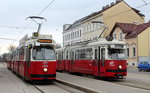 Wien Wiener Linien SL 31 (E2 4066 + c5 1466) / SL 30 (E1 4768 + c4 1325) Stammersdorf, Bahnhofplatz am 15. Februar 2016.