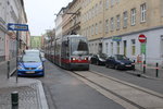 Wien Wiener Linien SL 67: Der ULF B 628 befindet sich am 18.