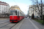 Wien Wiener Linien SL 67 (c5 1473 + E2 4073) Favoriten (10. (X) Bezirk), Reumannplatz am 16. Februar 2016.
