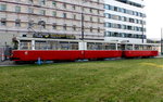 Wien Wiener Linien SL D (E2 4006 + c5 1406) X, Favoriten, Alfred-Adler-Straße (Endstation) am 27.