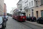 Wien Wiener Linien SL 33 (E1 4794) XX, Brigittenau, Raffaelgasse am 17. Oktober 2016. - Wegen Störungen des Straßenbahnverkehrs musste der E1 4794 am Nachmittag des 17. Oktober in der Schleife Greiseneckergasse / Raffaelgasse umkehren.