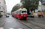 Wien Wiener Linien SL 5 (E1 4795 + c4 1317) XX, Brigittenau, Rauscherstraße / Adolf-Gstöttner-Gasse / Heistergasse am 18. Oktober 2016. - Rauscherstraße wurde 1876 nach dem ehemaligen Universitätsprofessor, Direktor der Wiener Orientalischen Akademie und Erzbischof von Wien Kardinal Joseph Othmar Ritter von Rauscher (1797 - 1875) benannt. - Nach dem Diplom-Ingenieur und Bergfachmann Adolf Gstöttner (1874 - 1943) erhielt die Adolf-Gstöttner-Gasse, die vorher Straußgasse geheißen hatte, 1956 ihren gegenwärtigen Namen. - 1876 wurde die Heistergasse nach dem Feldherr Siegbert Graf Heister (1646 - 1718) benannt.