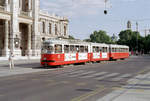 Wien WVB SL D (E1 4634 + c3 1134) I, Innere Stadt, Dr.-Karl-Lueger-Ring / Burgtheater im Juli 1992. - E1 4634: SGP 1966; c3 1134: Lohnerwerke 1960. - Scan von einem Farbnegativ. Film: Kodak Gold 200. Kamera: Minolta XG-1. 