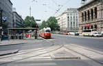 Wien WVB SL J (E1 4813) I, Innere Stadt, Opernring / Kärntner Straße am 28. Juli 1994. - Scan von einem Farbnegativ. Film: Scotch 200. Kamera: Minolta XG-1.
