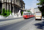 Wien Wiener Stadtwerke-Verkehrsbetriebe (WVB) SL 46 (c2 1073 (Lohnerwerke 1959) + E1) I, Innere Stadt, Schmerlingplatz / Justizpalast im August 1994. - Scan von einem Farbnegativ. Film: Kodak Gold 200. Kamera: Minolta XG-1. 