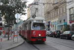 Wien Wiener Linien SL 5 (E1 4542 + c4 1339) VIII, Josefstadt, Lange Gasse / Alser Straße am 17. Oktober 2018. - Hersteller / Baujahr der beiden Wagen: Bombardier-Rotax, vormals Lohnerwerke, in Wien-Floridsdorf / 1975.