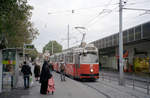 Wien Wiener Linien SL 18 (E2 4323 + c5 151x) Neubaugürtel / Westbahnhof am 23.