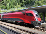 1116 203-1 am Zugschluss des RJX 169 nach Wien Hbf. Aufgenommen am Abend des 14.09.2019 in St. Anton am Arlberg
