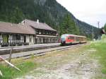 BR642 von Regio Oberbayern am Fue der Zugspitze im Bahnhof Ehrwald im schnen Tirol am 24.06.2008