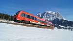 Am 11.02.2016 war 442 233 als RE 5540 auf der Auerfernbahn von Garmisch-Partenkirchen nach Lermoos in Tirol unterwegs. Kurz vor dem Ziel bietet sich ein sagenhafter Blick auf das Zugspitzmassiv. Trotz Plusgraden seit mehreren Tagen ist der Schnee noch immer nicht vollstndig verschwunden.