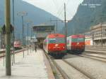 Zwei Reginal-Wendezge der BB am 29.08.2004 im Bahnhof Brenner.