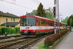 02.05.2003, Österreich, Salzburger Land. Oberndorf ist nicht nur durch die  Stille-Nacht-Kapelle  bekannt. Auch die Lokalbahn hat hier eine Station. Triebwagen ET 57 der SLB