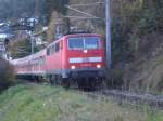 111 067-5 zieht R5427 gen Innsbruck.
24.10.2008