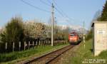 111-045 geleitet den morgendlichen Mnchener Zug dem Httinger Bahnhofe zu. Mitte April 2007 kHds