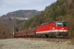 1144 104 mit Zug 47407 kurz vor Pernegg am 3.12.2013.