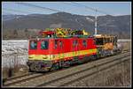 X552 026 + X630 301 kurz vor Fentsch St.Lorenzen am 4.02.2019.