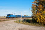 railjet 77  Antonin Dvorak , unterwegs von Prag nach Graz, fotografiert an der Landesgrenze zwischen Niederösterreich und Wien, bei Süßenbrunn.