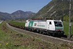 E189-822 der Steiermarkbahn mit Güterzug in St.Pankraz am 21.04.2016.