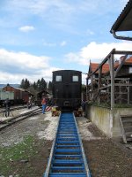 Die letzten Meter auf den Gleisen der Stainzer Lokalbahn hat die S11 geschafft und bewegt sich hoffentlich bald wieder mit eigener Kraft. Stainz am 5.04.2011