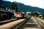 2095 008-5 wartet im Juni 1991 im Bahnhof Lunz am See auf Fahrgäste nach Waidhofen an der Ybbs