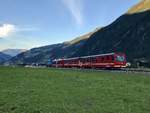 Nachschuss vom Zug der Zillertalbahn nach Jenbach, am 12.10.17 nach der Ausfahrt in Mayrhofen.