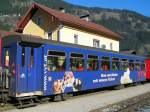 Zwischenwagen  Bus u. Bahn mit einem Ticket  ist zum Bersten mit Wintertouristen belegt; Zell/Ziller 080220