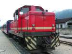 Lok 10 als Schiebelok eines Personenzuges; Jenbach 2006-08-01