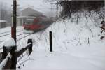 Seit Planwechsel dominieren im Regionalverkehr auf der Semmeringbahn die Triebwagen der Reihe 4024 - An einem schneereichen Wintertag wurde 4024 105 als R 2960 zwischen Klamm und Eichberg aufgenommen. 25.2.2013