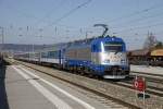 380 010 mit EC75 durchfährt am 25.02.2014 den Bahnhof Bad Vöslau.