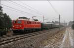 1110.505 bespannte am 06.01.16 den Winter(damp)fzug 14276. Hier kurz vor Neunkirchen/NÖ.
Die 52.1227 welche den Zug eigentlich bespannen sollte, wurde im Bhf. Liesing untauglich und musst leider abgestellt werden.