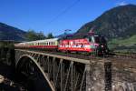 BB 1116 138 zieht den TEE nach Prtschach am 09.09.12 ber die Angerschluchtbrcke bei Angertal an der Tauern Nordrampe.
Stilgerecht ist das zwar nicht und trotzdem eine wirklich selten, kuriose Kombination.
Meiner Meinung nach wre 1144.40 jedoch die bessere Wahl gewesen.