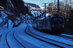 Freie Fahrt in Richtung durch den Bahnhof Loifarn.
Zu sehen ist railjet 596 (Flughafen Wien (VIE) - Salzburg Hbf - Klagenfurt Hbf) mit 1116 230 am Zugschluss.
Aufgenommen am 15.2.2017.