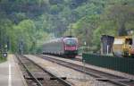 1116 210  Spirit of Budapest  donnert mit dem RJ65 von Mnchen kommend durch den Bahnhof Tullnerbach-Pressbaum und wird bald in Wien West ankommen um dann nach Budapest weiter zu fahren. 15.5.2010