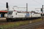 Vectron 193 922 und 193 901 bei der Durchfahrt im Bahnhof Amstetten.