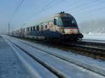 SKI-AUSTRIA-Railjet mit Zugleistung 765-965, bei Nebelwetter im Bereich Redl-Zipf; 170204