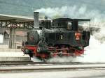 Lok Nr.2 setzt sich in Jenbach vor den Frhzug.Alle 4 Loks sind in der Wiener Lokfabrik Floridsdorf (WLF) 1889 gebaut worden.