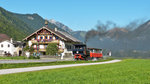 . Wunderschönes Urlaubsland Tirol - Die Achenseebahn ist am 25.08.2016 zwischen der Endstation Maurach Seespitz und der Haltestelle Maurach Mitte unterwegs. (Hans)