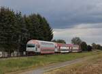 Am 22.9.2022 schiebt die DH1500.3 den R8567 von Graz Hbf nach Wies-Eibiswald hier kurz vor Frauental-Bad Gams.
Der Steuerwagen 86-29 201 ist einer der zwei noch originallackierten GKB Steuerwagen.
Gruß zurück an den Triebfahrzeugführer.