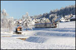 Endlich Winter !  Bei - 18 Grad in bestimmten Bereichen der Südweststeiermark war die Überwindung rauszugehen bei dem strahlenden Wetter trotzdem gering . Hier bei Kresbach ist ein GTW 2/8 auf dem Weg nach Wies Eibiswald bei herrlichem Winterwetter. 20 Jänner 2024