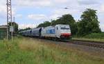 186 238 mit Getreidezug in Fahrtrichtung Eystrup. Aufgenommen bei Wahnebergen am 23.07.2015.