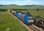 Die LTE 2016 903 und 2016 922 brachten am 17. Mai 2017 einen Containerzug aus Kalsdorf nach Koper und wurde von mir zwischen Prešnica und Črnotiče fotografiert.