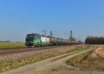 193 207 mit einem Kesselzug am 18.03.2015 bei Langenisarhofen. 