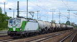 SETG mit der Rpool Vectron  193 814  [NVR-Number: 91 80 6193 814-1 D-Rpool] und einem Ganzzug Knickkesselwagen (Kreideschlamm) am 02.07.18 Bf. Flughafen Berlin-Schönefeld.