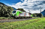 Privatebahnen sind im Oberen Drautal ja eher selten anzutreffen, aber anlässlich der Fahrzeugschau bei den 5. Lienzer Südbahntagen, kam die  Stille Nacht -Vectron für zwei Tage nach Lienz.

Hier zu sehen ist die SETG 193 219-3  Stille Nacht , auf der Anreise von Spittal-Millstättersee nach Lienz, nahe Dölsach.
Aufgenommen am 15.9.2018.