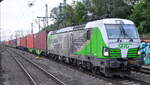 Salzburger Eisenbahn Transport Logistik GmbH, Salzburg [A] mit der ELL  Mozart  Vectron  193 204   [NVR-Nummer: 91 80 6193 204-5 D-ELOC] und Containerzug am frühen Morgen Richtung Hamburger Hafen am 08.06.21 Durchfahrt Bf. Hamburg-Harburg.